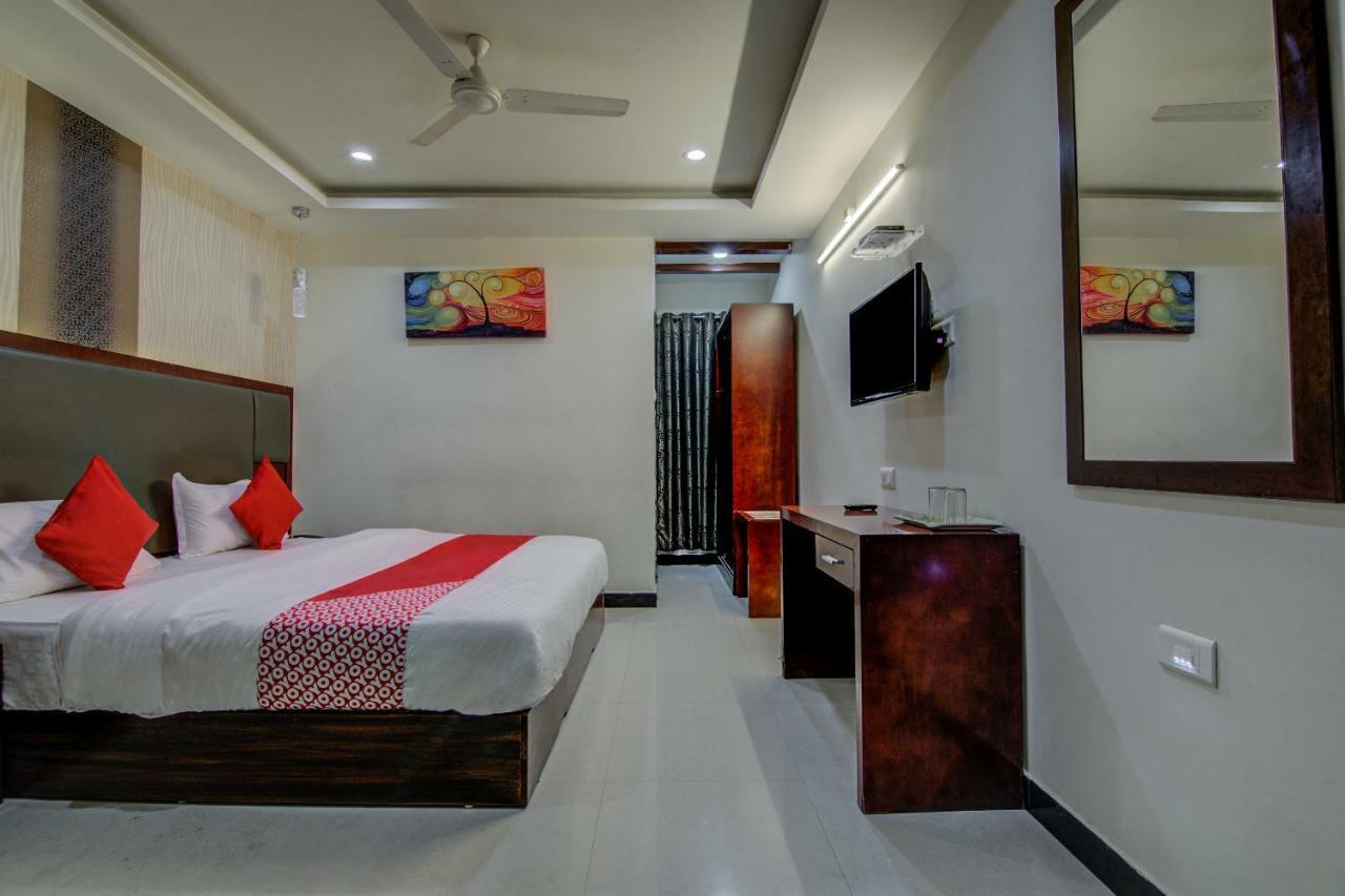 Oyo 14178 Hotel Sea City Visakhapatnam Ngoại thất bức ảnh